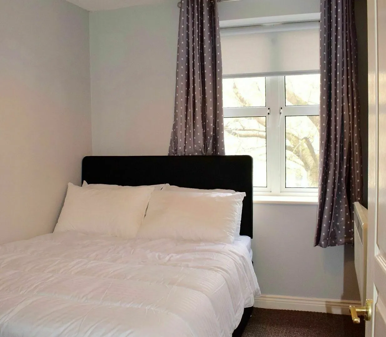 Two Bedroom Apartment In Dublin 0*,
